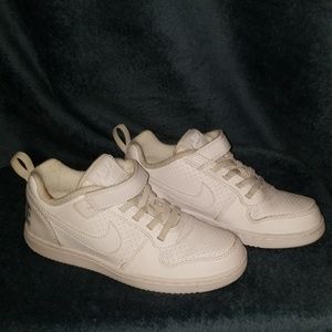 White lowtop Nike Boys